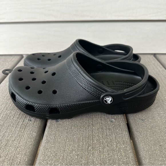 Crocs Unisex-Adult Classic Clogs Black 8 Men/10 Women US Slip On Convertible - Picture 2 of 9